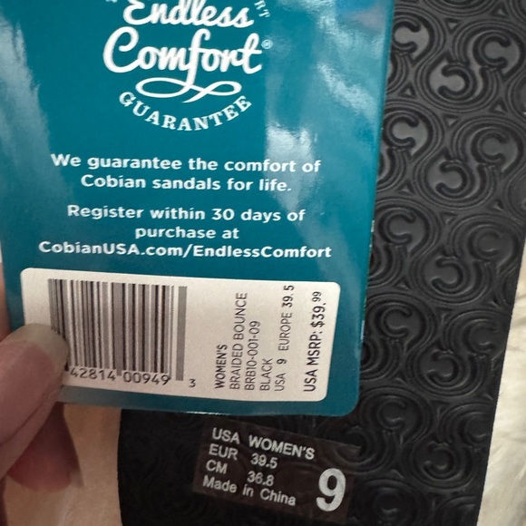 NWT Cobian Women's Braided
Bounce Flip-Flops Sz 9 in black! - Picture 9 of 9